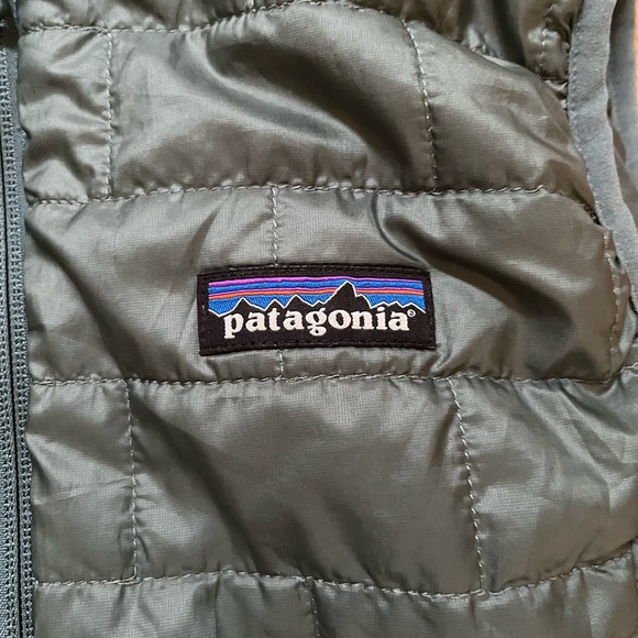Patagonia Women's Nano Puff Vest Size Small in Green NEW - Picture 4 of 8